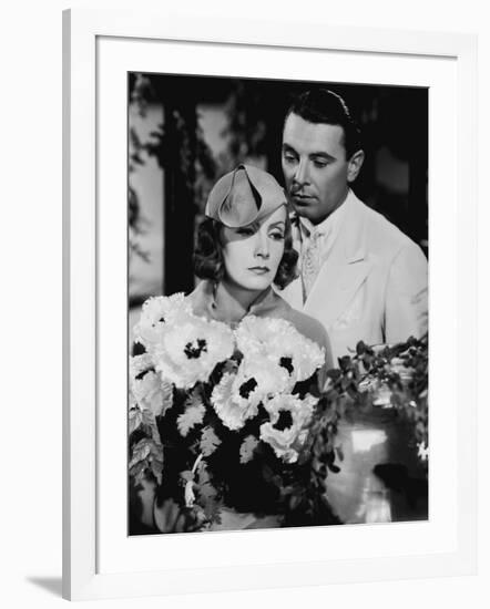 Le Voile des illusions THE PAINTED VEIL by Richard Boleslawski with Greta Garbo and George Brent, 1-null-Framed Photo