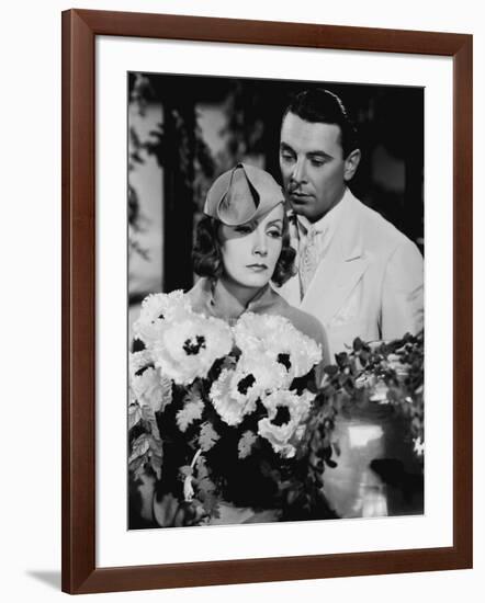 Le Voile des illusions THE PAINTED VEIL by Richard Boleslawski with Greta Garbo and George Brent, 1-null-Framed Photo