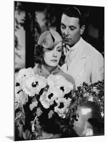 Le Voile des illusions THE PAINTED VEIL by Richard Boleslawski with Greta Garbo and George Brent, 1-null-Mounted Photo