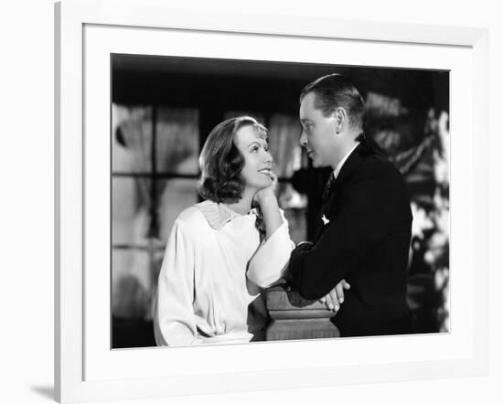 Le Voile des illusions THE PAINTED VEIL by Richard Boleslawski with Greta Garbo and Herbert Marshal-null-Framed Photo