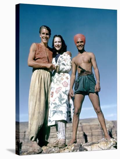 Le voleur by Bagdad by Ludwig Berger with John Just June Duprez and Sabu, 1940 (photo)-null-Stretched Canvas