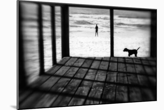 Left Behind-Paulo Abrantes-Mounted Photographic Print