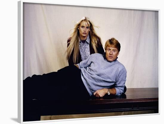 LEGAL EAGLES, 1986 directed by IVAN REITMAN Darryl Hannah and Robert Redford (photo)-null-Framed Photo
