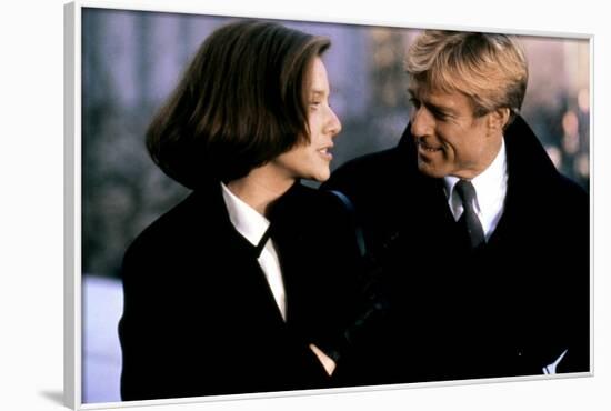 LEGAL EAGLES, 1986 directed by IVAN REITMAN Debra Winger and Robert Redford (photo)-null-Framed Photo