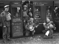 England WWII Troops-Len Putnam-Photographic Print