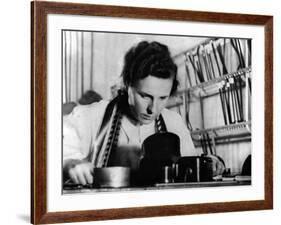 Leni Riefenstahl (b/w photo)-null-Framed Photo