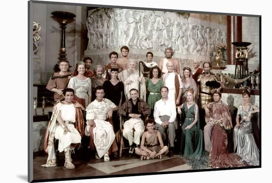 Leo Genn, Robert Taylor, Deborah Kerr, Peter Ustinov and Patricia Laffan around Mervyn LeRoy on the-null-Mounted Photo