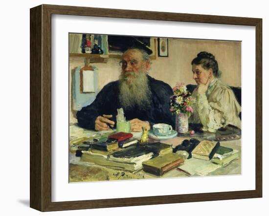 Leo Tolstoy with His Wife in Yasnaya Polyana, 1907-Ilya Efimovich Repin-Framed Giclee Print