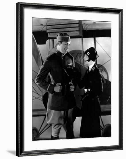 Les Ailes WINGS by WilliamWellman with Richard Arlen and Clara Bow, 1927 (Oscar, 1927) (b/w photo)-null-Framed Photo