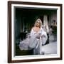 Les Ambitieux THE CARPETBAGGERS by Edward Dmytryk with Carroll Baker, 1964 Baker (photo)-null-Framed Photo