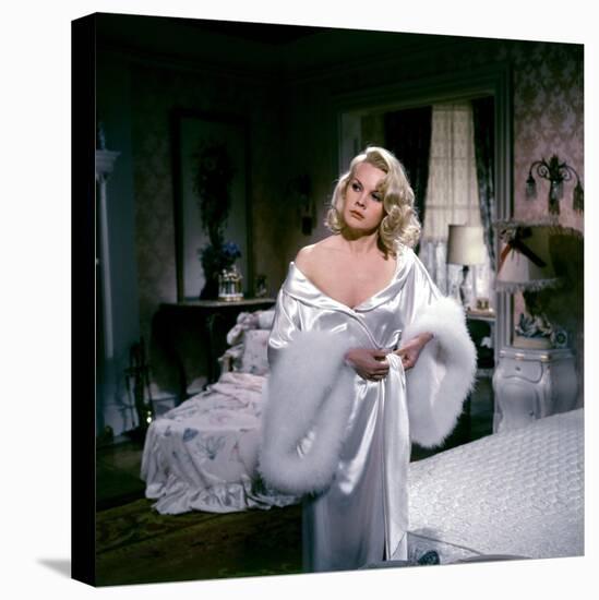 Les Ambitieux THE CARPETBAGGERS by Edward Dmytryk with Carroll Baker, 1964 Baker (photo)-null-Stretched Canvas