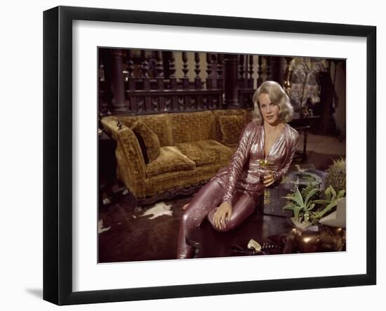 Les Ambitieux THE CARPETBAGGERS by Edward Dmytryk with Carroll Baker, 1964 (photo)-null-Framed Photo