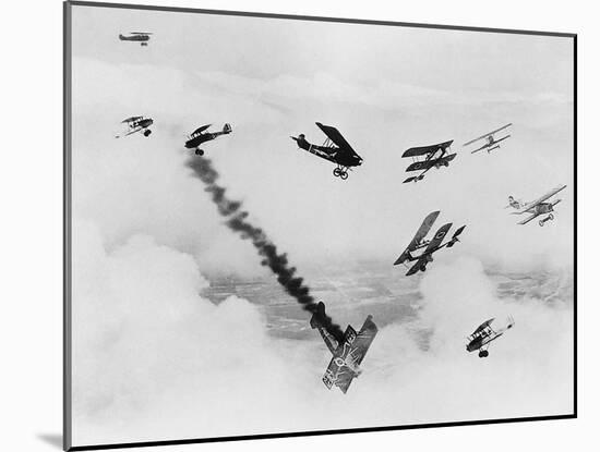 Les anges by l'enfer, HELL'S ANGELS, by HowardHughes, 1930 (b/w photo)-null-Mounted Photo