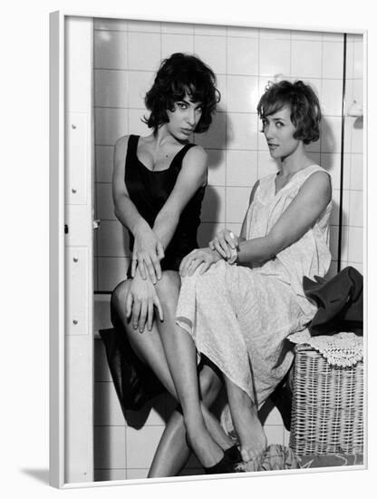 LES BONNES FEMMES (The Good Times Girls) by Claude Chabrol with Bernadette Lafont and Stephane Audr-null-Framed Photo