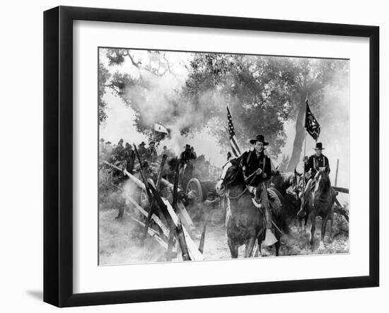 Les Cavaliers THE HORSE SOLDIERS by John Ford with John Wayne, 1959 (b/w photo)-null-Framed Photo