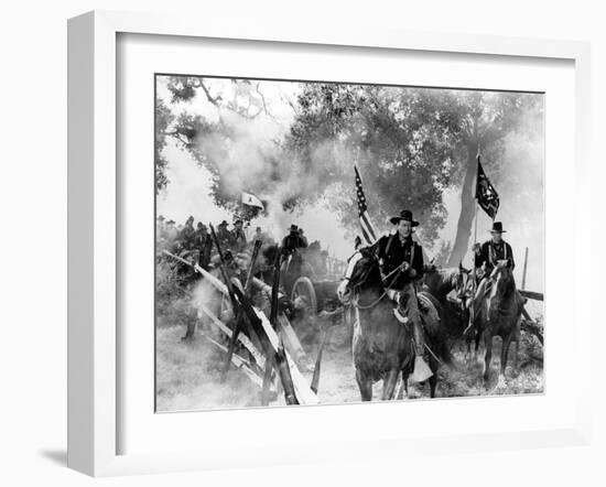 Les Cavaliers THE HORSE SOLDIERS by John Ford with John Wayne, 1959 (b/w photo)-null-Framed Photo