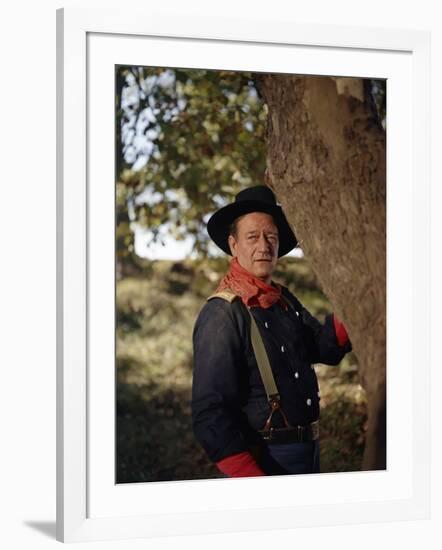 Les Cavaliers THE HORSE SOLDIERS by John Ford with John Wayne, 1959 (photo)-null-Framed Photo