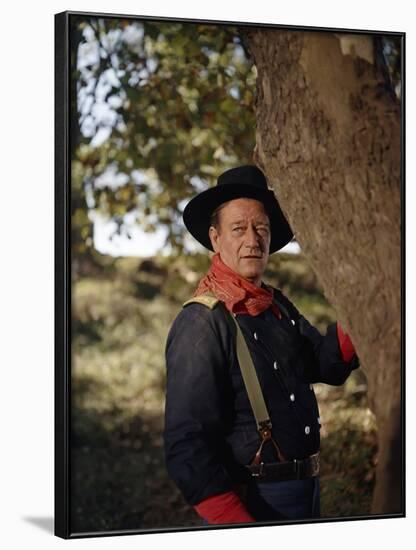 Les Cavaliers THE HORSE SOLDIERS by John Ford with John Wayne, 1959 (photo)-null-Framed Photo