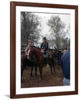 Les Cavaliers THE HORSE SOLDIERS by John Ford with John Wayne, 1959 (photo)-null-Framed Photo