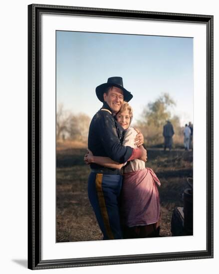 Les Cavaliers THE HORSE SOLDIERS by John Ford with John Wayne and Constance Towers, 1959 (photo)-null-Framed Photo