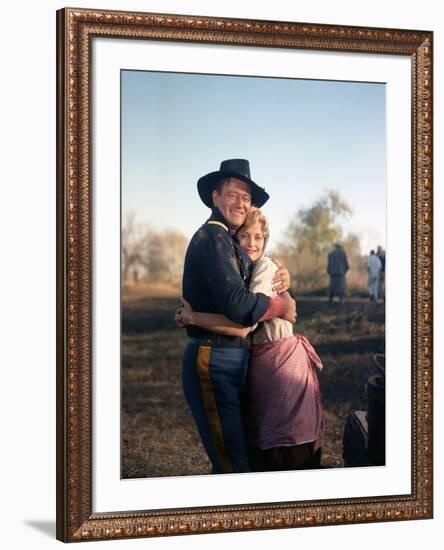Les Cavaliers THE HORSE SOLDIERS by John Ford with John Wayne and Constance Towers, 1959 (photo)-null-Framed Photo