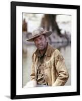 Les chasseurs by scalps ( The Scalphunters ) by Sydney Pollack with Burt Lancaster, 1968 (photo)-null-Framed Photo