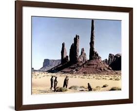 Les Cheyennes CHEYENNE AUTUMN by JohnFord, 1964 (photo)-null-Framed Photo