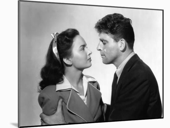 Les demons by la Liberte Brute Force by JulesDassin with Ann Blyth and Burt Lancaster, 1947 (b/w ph-null-Mounted Photo