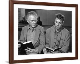 Les demons by la Liberte Brute Force by JulesDassin with Charles Bickford and Burt Lancaster, 1947 -null-Framed Photo