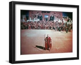 Les Dix Commandements THE TEN COMMANDMENTS by CecilBDeMille with Charlton Heston, 1956 (photo)-null-Framed Photo