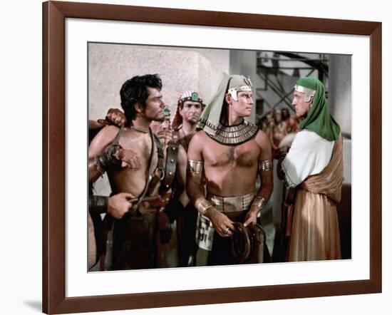 Les Dix Commandements THE TEN COMMANDMENTS by CecilBDeMille with John Derek, Charlton Heston and Vi-null-Framed Photo