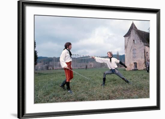 Les Duellistes THE DUELLISTS by RidleyScott with Harvey Keitel and Keith Carradine, 1977 (photo)-null-Framed Photo