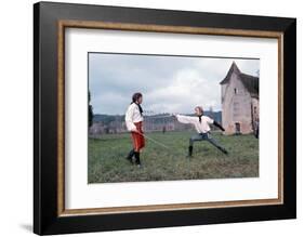 Les Duellistes THE DUELLISTS by RidleyScott with Harvey Keitel and Keith Carradine, 1977 (photo)-null-Framed Photo