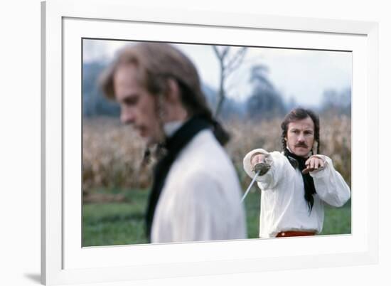 Les Duellistes THE DUELLISTS by RidleyScott with Harvey Keitel and Keith Carradine, 1977 (photo)-null-Framed Photo