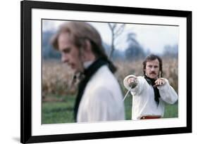 Les Duellistes THE DUELLISTS by RidleyScott with Harvey Keitel and Keith Carradine, 1977 (photo)-null-Framed Photo