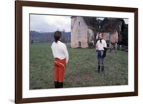 Les Duellistes THE DUELLISTS by RidleyScott with Harvey Keitel and Keith Carradine, 1977 (photo)-null-Framed Photo