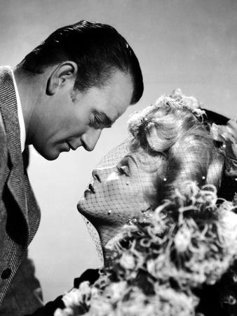 https://imgc.allpostersimages.com/img/posters/les-ecumeurs-the-spoilers-by-ray-enright-with-john-wayne-and-marlene-dietrich-1942-b-w-photo_u-L-Q1C1Q050.jpg?artPerspective=n