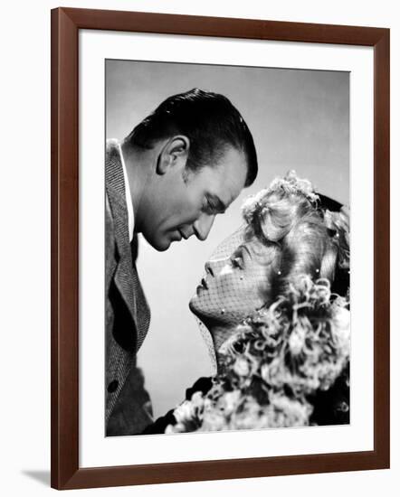 Les Ecumeurs THE SPOILERS by Ray Enright with John Wayne and Marlene Dietrich, 1942 (b/w photo)-null-Framed Photo