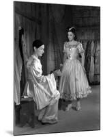 LES ENFANTS DU PARADIS directed by MarcelCarne with Jean-Louis Barrault and Maria Casares, 1944 (b/-null-Mounted Photo