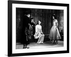 LES ENFANTS DU PARADIS directed by MarcelCarne with Jean-Louis Barrault and Maria Casares, 1944 (b/-null-Framed Photo