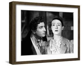 LES ENFANTS DU PARADIS directed by MarcelCarne with Pierre Brasseur and Jean-Louis Barrault, 1944 (-null-Framed Photo