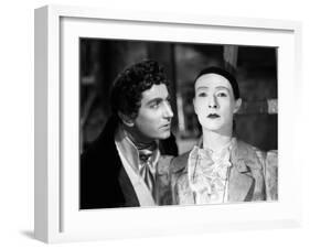 LES ENFANTS DU PARADIS directed by MarcelCarne with Pierre Brasseur and Jean-Louis Barrault, 1944 (-null-Framed Photo