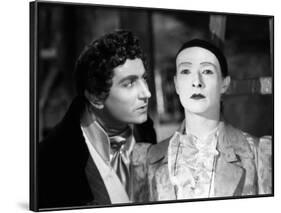 LES ENFANTS DU PARADIS directed by MarcelCarne with Pierre Brasseur and Jean-Louis Barrault, 1944 (-null-Framed Photo