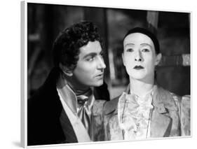 LES ENFANTS DU PARADIS directed by MarcelCarne with Pierre Brasseur and Jean-Louis Barrault, 1944 (-null-Framed Photo