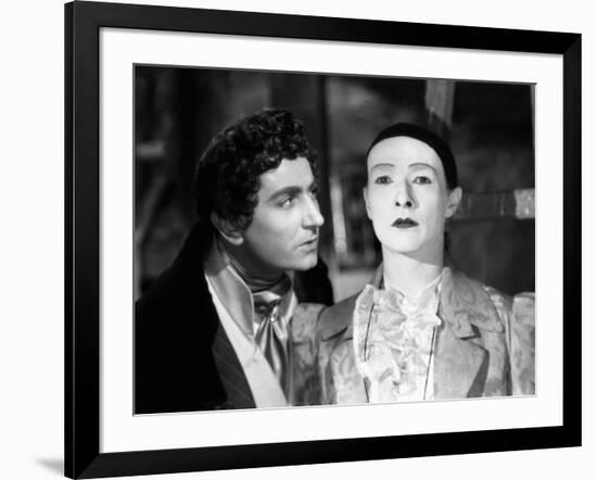 LES ENFANTS DU PARADIS directed by MarcelCarne with Pierre Brasseur and Jean-Louis Barrault, 1944 (-null-Framed Photo