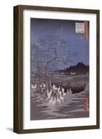 Les feux des renards à la veille de la Saint Sylvestre sous l'Arbre d'Ôji-Ando Hiroshige-Framed Giclee Print