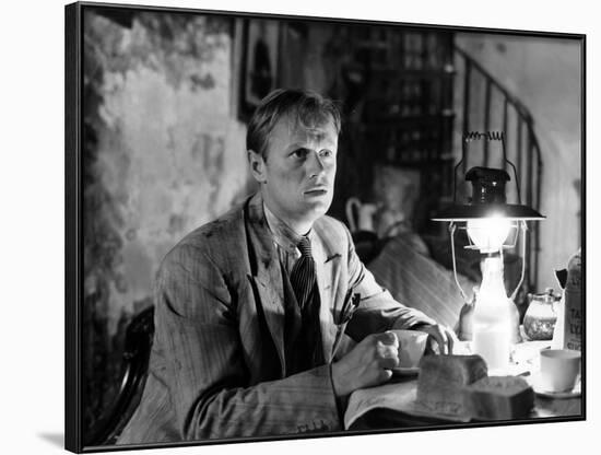 Les Forbans by la nuit Night and the City by Jules Dassin with Richard Widmark, Googie Withers, 195-null-Framed Photo