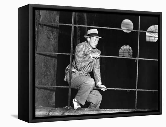 Les Forbans by la nuit Night and the City by JulesDassin with Richard Widmark, 1950 (b/w photo)-null-Framed Stretched Canvas