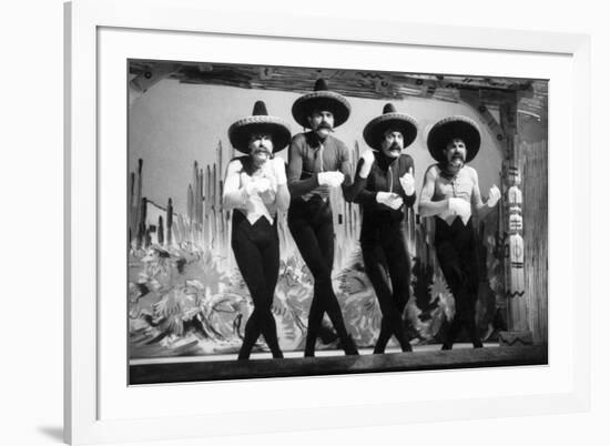 Les Freres Jacques Dans Le Film La Rose Rouge De Marcellopagliero 1951-null-Framed Photo