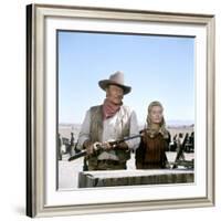 Les Geants by l'Ouest (THE UNDEFEATED) by AndrewV.McLaglen with John Wayne and Marian McCargo (phot-null-Framed Photo